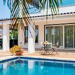 Riviera Apartment *